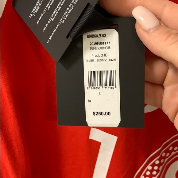 Versace brand new red T-shirt with tags - Picture 4 of 7